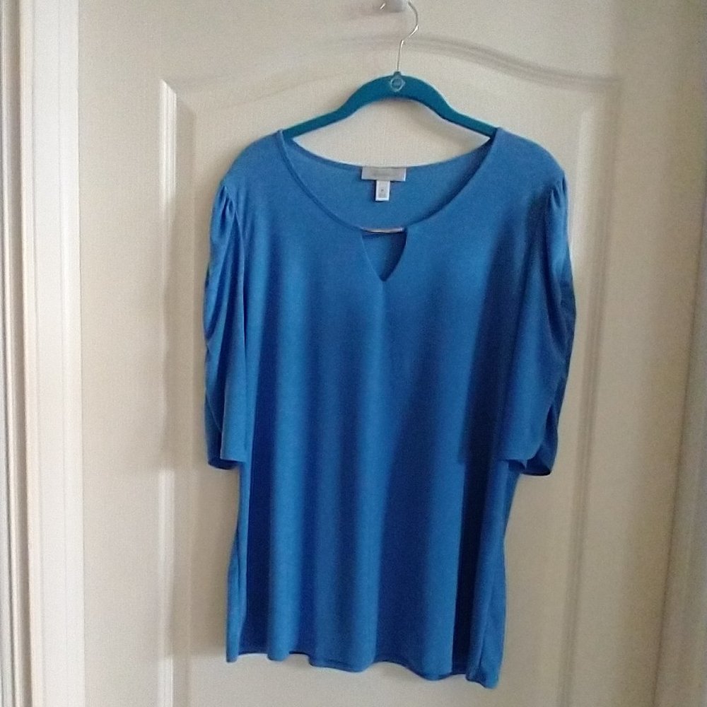 Dress Barn V-cut elbow length sleeved blouse-Blue